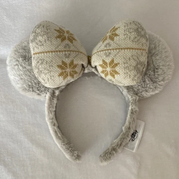 Disney Parks Winter Minnie ears - Picture 1 of 2